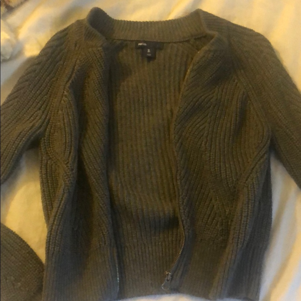 Sweater - Picture 3 of 3